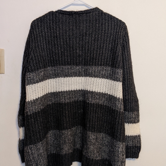 Shrug sweater - Picture 2 of 3